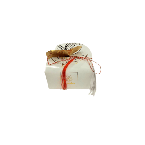 Martisor Ballotin Mini, Fluture alb, 2 Praline Asortate